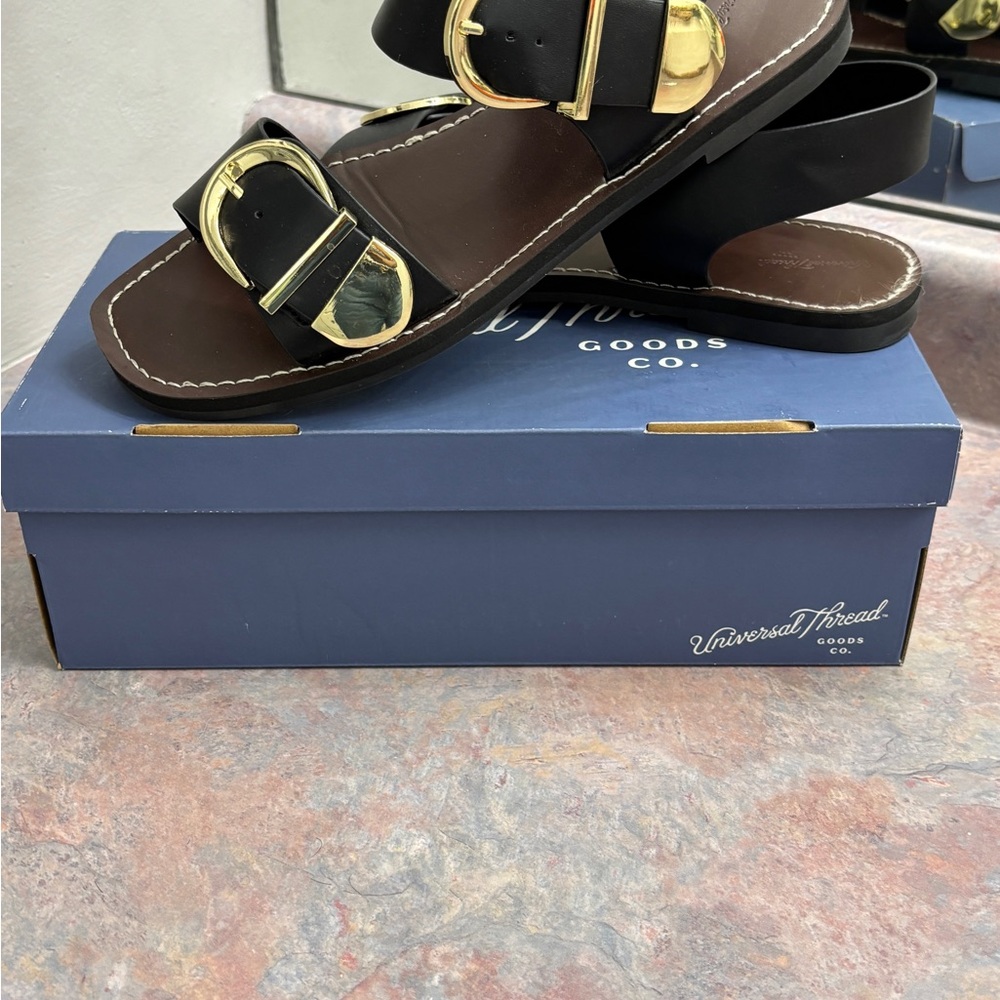 Universal Thread Black and Gold Sandals